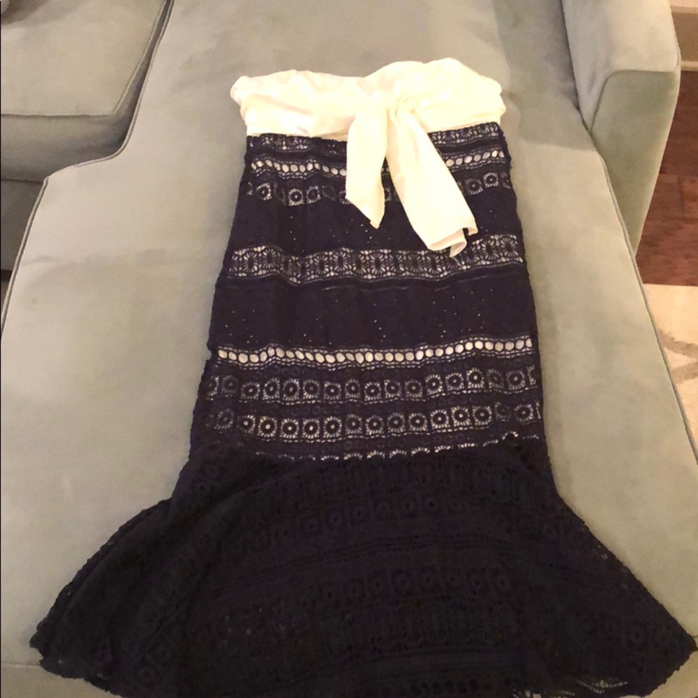 Gianni Bini Lace strapless dress